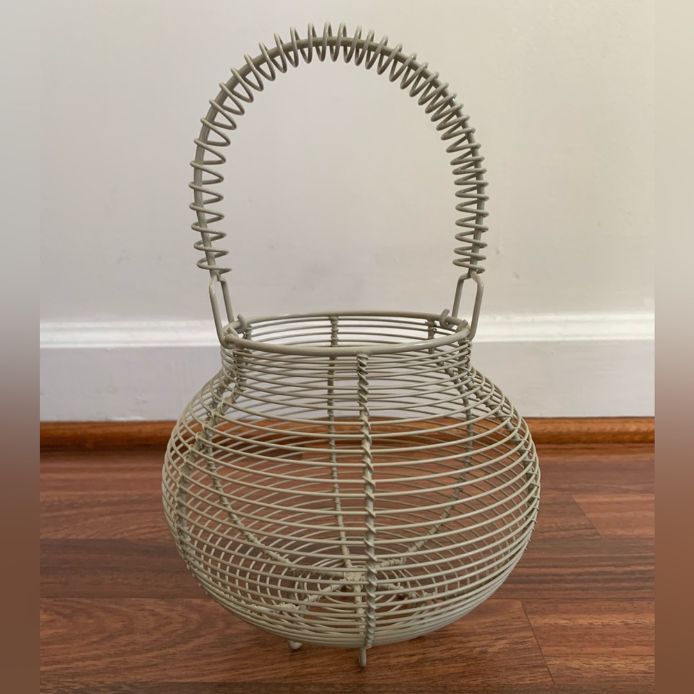 Country Steel Grey Metal Wire Kitchen Circular Round Egg Basket Display Holder